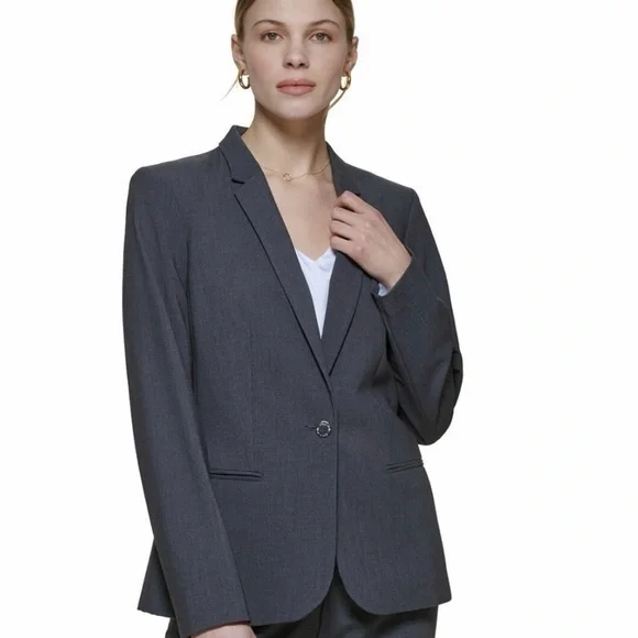 Skirt suit! Calvin Klein skirt and blazer. Like new. Size 6 - Picture 4 of 4